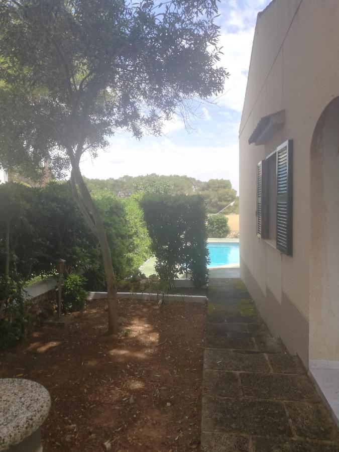 Es Pins Apartment Cala Blanca  Bagian luar foto