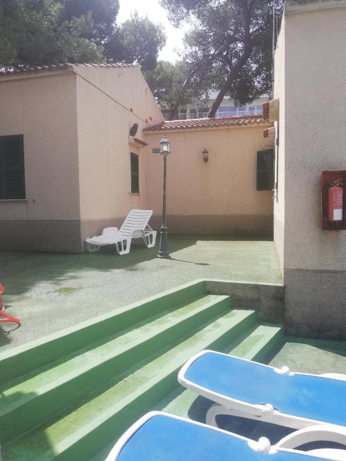 Es Pins Apartment Cala Blanca  Bagian luar foto